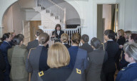 NEWS - Washington: Second Lady Karen Pence empfängt Frauen aus dem Armeedienst