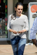 EXKLUSIV - Mila Kunis und Klein Wyatt in Bel Air unterwegs