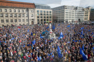 PEOPLE - March of Europe: In Berlin demonstrieren 4000 Menschen für Europa