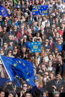 PEOPLE - March of Europe: In Berlin demonstrieren 4000 Menschen für Europa