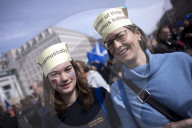 PEOPLE - March of Europe: In Berlin demonstrieren 4000 Menschen für Europa