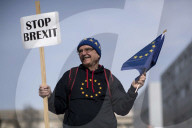 PEOPLE - March of Europe: In Berlin demonstrieren 4000 Menschen für Europa