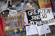 PEOPLE - March of Europe: In Berlin demonstrieren 4000 Menschen für Europa