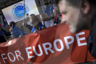 PEOPLE - March of Europe: In Berlin demonstrieren 4000 Menschen für Europa