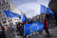 PEOPLE - March of Europe: In Berlin demonstrieren 4000 Menschen für Europa