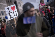 PEOPLE - March of Europe: In Berlin demonstrieren 4000 Menschen für Europa
