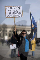 PEOPLE - March of Europe: In Berlin demonstrieren 4000 Menschen für Europa