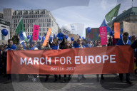 PEOPLE - March of Europe: In Berlin demonstrieren 4000 Menschen für Europa