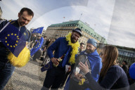PEOPLE - March of Europe: In Berlin demonstrieren 4000 Menschen für Europa