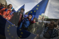 PEOPLE - March of Europe: In Berlin demonstrieren 4000 Menschen für Europa