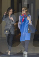 PEOPLE - Königin Letizia mit ihrer Stylistin Eva in Madrid am Bummeln
