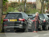 EXKLUSIV - Lily Allen bummelt in London