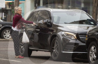 EXKLUSIV - Lily Allen bummelt in London