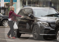 EXKLUSIV - Lily Allen bummelt in London