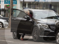 EXKLUSIV - Lily Allen bummelt in London