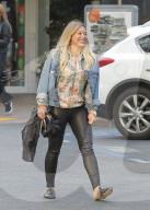 PEOPLE - Gute Stimmung bei Hilary Duff und mike Comrie in Beverly Hills