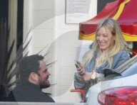 PEOPLE - Gute Stimmung bei Hilary Duff und mike Comrie in Beverly Hills