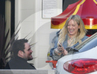 PEOPLE - Gute Stimmung bei Hilary Duff und mike Comrie in Beverly Hills