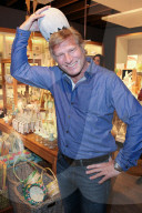 PEOPLE - Promis beim Ostershopping in der DEPOT Filiale in Münche