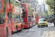 NEWS - Nach Bus Kollision ist die Oxford Street geschlossen