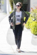 PEOPLE - Lily Collins auf dem Weg in den Beauty Salon