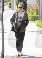 PEOPLE - Lily Collins auf dem Weg in den Beauty Salon