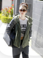 PEOPLE - Lily Collins auf dem Weg in den Beauty Salon