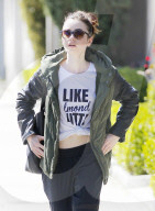 PEOPLE - Lily Collins auf dem Weg in den Beauty Salon