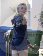 PEOPLE - Make-Up Free: Chloe Moretz winkt die Paparazzis weg