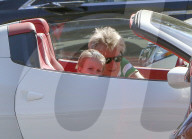 PEOPLE - Rod Stewart geht mit seinem kleinen Sohn Kaffeetrinken