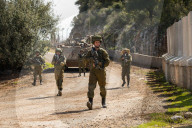 EXKLUSIV - Israelische Soldaten patrouillieren an der libanesischen Grenze