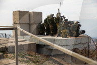 EXKLUSIV - Israelische Soldaten patrouillieren an der libanesischen Grenze