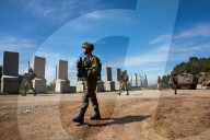 EXKLUSIV - Israelische Soldaten patrouillieren an der libanesischen Grenze