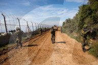 EXKLUSIV - Israelische Soldaten patrouillieren an der libanesischen Grenze