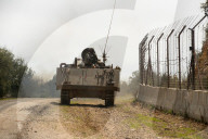 EXKLUSIV - Israelische Soldaten patrouillieren an der libanesischen Grenze