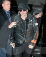PEOPLE - Elton John und Johnny Depp verlassen Lady Gaga's Geburtstagsparty