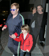 PEOPLE - Elton John und Johnny Depp verlassen Lady Gaga's Geburtstagsparty