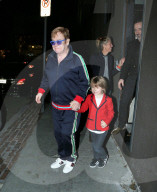 PEOPLE - Elton John und Johnny Depp verlassen Lady Gaga's Geburtstagsparty