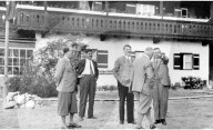 EXKLUSIV - Rare Aufnahmen zeigen Adolf Hitler als sonniges Gemüt in seiner Heimat