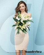 PEOPLE - Miranda Kerr wirbt für Wonderbra