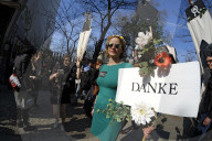 NEWS - Demonstration gegen die Umstrukturierung der Berliner Volksbühne