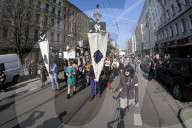 NEWS - Demonstration gegen die Umstrukturierung der Berliner Volksbühne