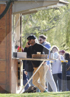 EXKLUSIV - David Beckham tollt mit Hund und Sohn Cruz im Hyde Park herum