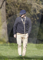 EXKLUSIV - David Beckham tollt mit Hund und Sohn Cruz im Hyde Park herum
