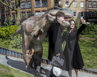 FEATURE - Die Dinosaurier haben London überrannt