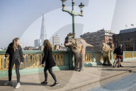 FEATURE - Die Dinosaurier haben London überrannt