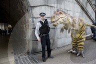 FEATURE - Die Dinosaurier haben London überrannt