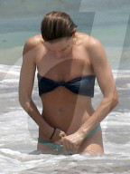 EXKLUSIV - Sienna Miller zeigt Bikini-Figur in Cancun