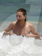 EXKLUSIV - Sienna Miller zeigt Bikini-Figur in Cancun