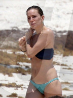 EXKLUSIV - Sienna Miller zeigt Bikini-Figur in Cancun